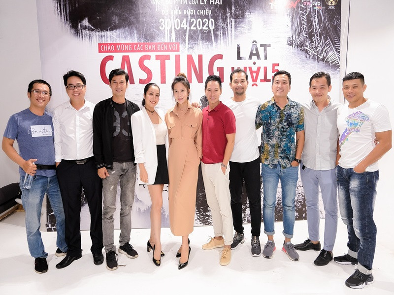 “Lật mặt: 48h” 2 lần hoãn chiếu vì dịch COVID-19 (dịp 30/4/2020 và dịp Tết Nguyên đán 2021). Lý Hải chia sẻ về thiệt hại vào mỗi lần hoãn chiếu: "Mỗi lần hoãn chiếu, phim mất 5-7 tỷ đồng. Chi phí in ấn tài liệu truyền thông đều không thể sử dụng lại vì những thông tin đã cũ”.