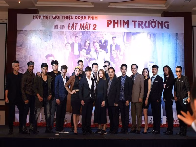 Sau thành công của phần 1, Lý Hải cho ra đời phần 2 mang tên “Lật mặt: Phim trường” năm 2016. Nam đạo diễn đầu tư 15 tỷ cho phần 2. Chỉ sau 3 ngày công chiếu, phim hòa vốn. Tổng doanh thu của phần 2 là 80 tỷ. Lý Hải cho biết, doanh thu phần hai giảm là do phim ra gần như cùng ngày với một bom tấn của Mỹ.