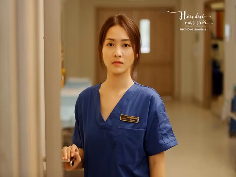 Khả Ngân còn nhấn mạnh: “Diễn xuất non là một đánh giá gây tự ái cho những diễn viên nghiêm túc và chắc chắn. Nếu bạn đã xem những phim tôi đóng rồi thì sẽ không hỏi những câu hỏi như vậy. Tôi non về tuổi đời nhưng không non về nghề”. Ảnh: Saostar