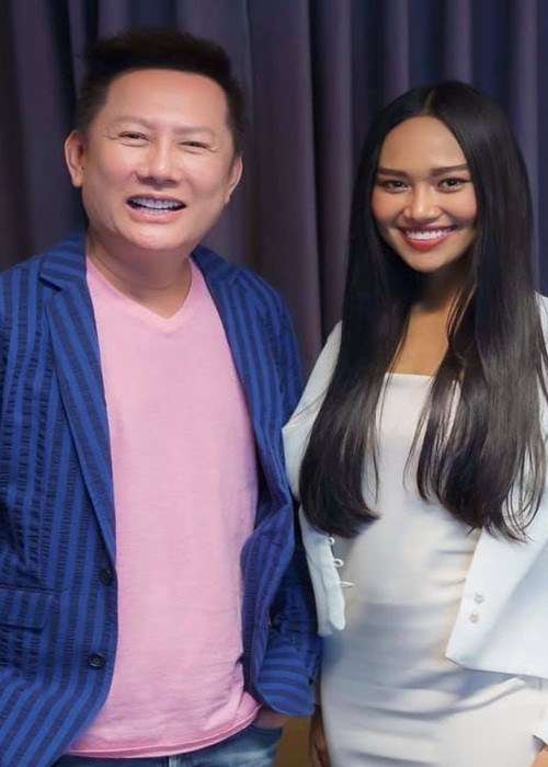 Ông Nawat Issara Kraisil hỗ trợ Hoa hậu Hòa bình Myanmar toàn bộ chi phí sinh hoạt.