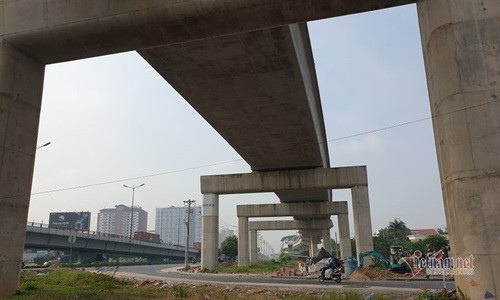 Phát hiện thêm bốn gối cao su metro số 1 lệch khỏi vị trí Phat hien them bon goi cao su metro so 1 lech khoi vi tri