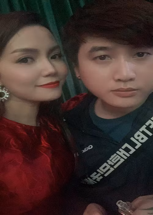 Chia sẻ về chuyện sống chung một mái nhà với Tô Minh Đức, Ngọc Anh cho hay, cả hai có nhiều điểm tương đồng, luôn thấu hiểu và sẵn sàng ngồi lại lắng nghe nhau chứ không theo kiểu việc ai người nấy làm.