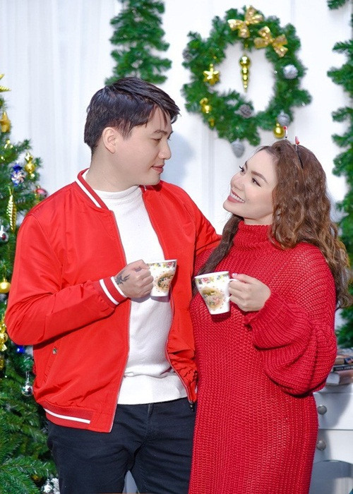 Hậu ly hôn, Ngọc Anh hẹn hò ca sĩ kém cô 3 tuổi tên Tô Minh Đức. Trước đây, khi vướng nghi vấn hẹn hò, Ngọc Anh và Tô Minh Đức một mực phủ nhận và cho biết cả hai chỉ là tri kỷ. Ảnh: Dân Việt