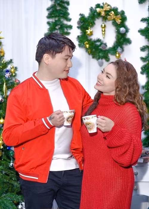 Hậu ly hôn, Ngọc Anh hẹn hò ca sĩ kém cô 3 tuổi tên Tô Minh Đức. Trước đây, khi vướng nghi vấn hẹn hò, Ngọc Anh và Tô Minh Đức một mực phủ nhận và cho biết cả hai chỉ là tri kỷ. Ảnh: Dân Việt