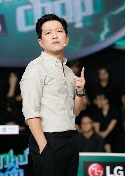 Tuy nhiên phía Trường Giang khẳng định, Trường Giang quyết định không đóng nữa vì cả hai bên không thỏa thuận được lịch quay và nam danh hài cũng không chấp nhận được cách làm việc thiếu chuyên nghiệp từ phía đạo diễn.