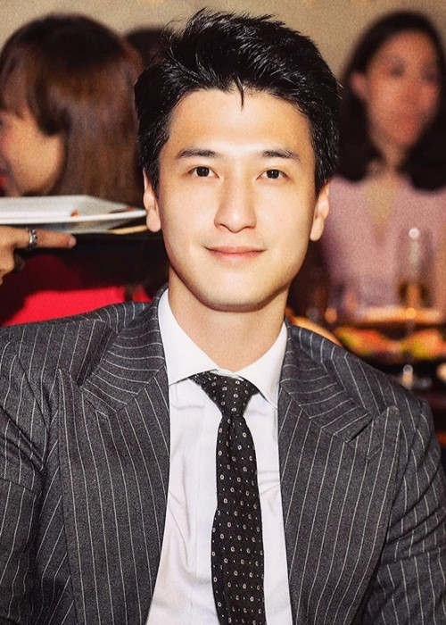 Huỳnh Anh 2 lần bị tố làm việc thiếu chuyên nghiệp. Năm 2018, anh bị tố bùng show khiến cả đoàn gần 100 người phải chờ đợi 2 tiếng. Giữa ồn ào, Huỳnh Anh phân trần anh để quên điện thoại khi nhập viện truyền nước. Cũng vì không có trợ lý nên Huỳnh Anh không có ai nhắc lịch.