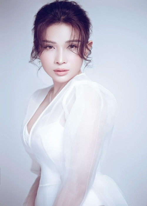 Khả Như chia sẻ trên Zing, cô và Khương Ngọc chỉ nên là bạn bè. “Chúng tôi rất hợp để làm bạn. Nếu anh Ngọc hay người yêu anh ấy xem chương trình thì tôi xin lỗi”, Khả Như chia sẻ. Sau khi chia tay, cả hai không ngại làm việc chung.