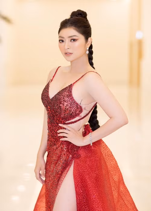 Thanh Trúc từ chối chia sẻ chuyện tình cũ với Khương Ngọc. "Khi mình nhắc đến, có thể người cũ sẽ không vui và hiểu nhầm đang lợi dụng chuyện cũ PR tên tuổi. Đó chắc chắn không phải là cách Trúc muốn mình đến với công chúng", cô nói.