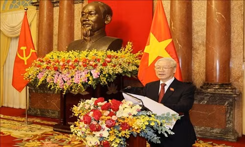 Bo Chinh tri phan cong 4 dong chi Uy vien Bo Chinh tri tham gia Ban Bi thu Trung uong Dang