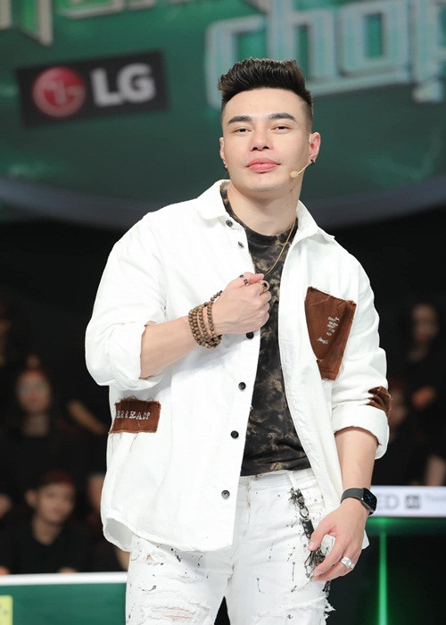 Rút kinh nghiệm từ loạt ồn ào trong năm 2019, Lê Dương Bảo Lâm trở nên thận trọng hơn.