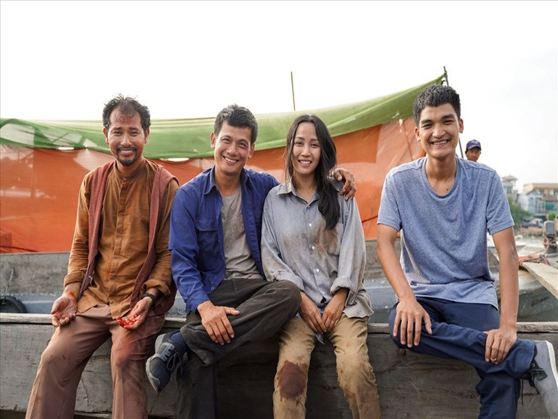 Giống Võ Thành Tâm, các diễn viên khác cũng không ngại nhập vai trong cảnh quay nguy hiểm như Mạc Văn Khoa, Huỳnh Đông, Ốc Thanh Vân.