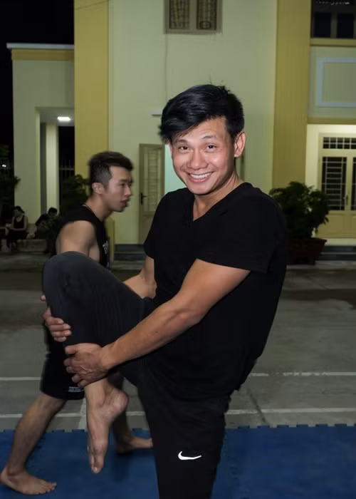 Võ Thành Tâm tập luyện cật lực 8 tiếng mỗi ngày để giảm 10 kg trong vòng 3 tuần. Ngoài ra, nam chính phim "Lật mặt: 48h" còn phải tập võ với cường độ cao theo yêu cầu riêng của đạo diễn Lý Hải.