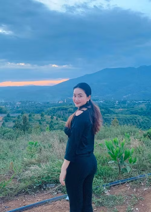 Trên trang cá nhân, Phan Như Thảo gửi lời cảm ơn đến ông xã Đức An sau khi được tặng mảnh đất gần 5.000 m2 tại Lâm Đồng.