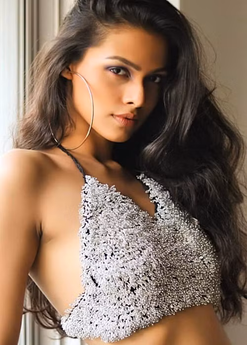 Năm 2020, 9x giành chiến thắng ở cuộc thi Miss Diva 2020, chính thức trở thành đại diện Ấn Độ tại Hoa hậu Hoàn vũ Thế giới 2020.