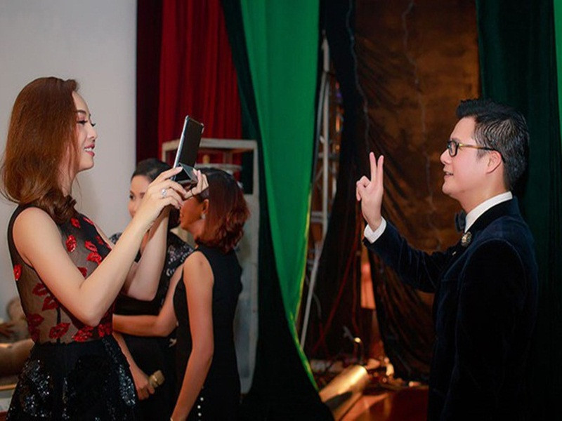 Jennifer Phạm và chồng cũ thường xuyên liên lạc để chia sẻ mọi chuyện của con trai chung từ chuyện con thích gì đến con sẽ học thêm môn gì.