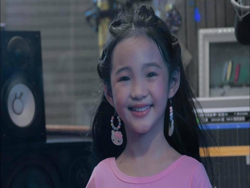 Chị Mai Trinh - mẹ của bé Bảo Thi cho biết, gia đình chị luôn cân nhắc kỹ thời gian hoạt động của bé từng dự án, chương trình vào cuối tuần mới cho bé tham gia. Ảnh: Phụ nữ Việt Nam