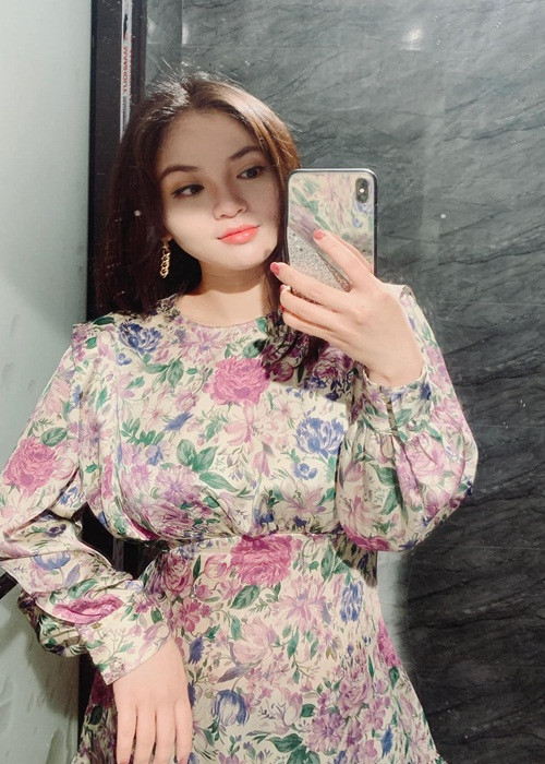 Lam Trang vẫn giữ được vẻ ngoài tươi tắn, rạng rỡ.