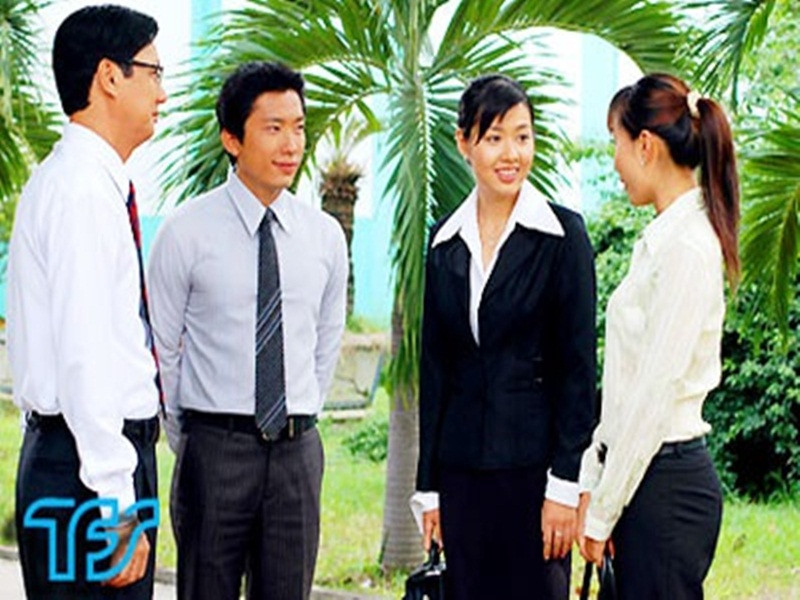 Tri trong “Hướng nghiệp” giúp Kinh Quốc đoạt danh hiệu Nam diễn viên được yêu thích nhất tại giải HTV Awards năm 2007. Sau “Hướng nghiệp”, anh đóng phim điện ảnh “Scandal 2: Bí mật thảm đỏ”. Theo Zing, ở thời kỳ đỉnh cao của sự nghiệp, Kinh Quốc chạy 10 phim/năm. Ảnh: Zing