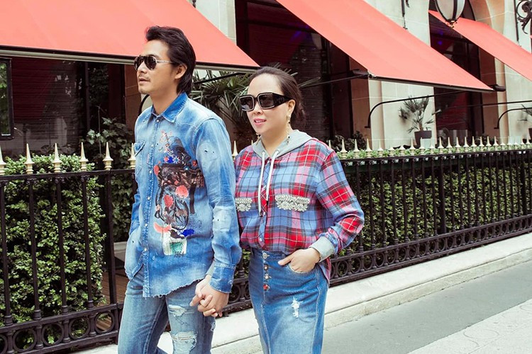 6 năm trước, Quách Ngọc Ngoan công khai hẹn hò doanh nhân Phượng Chanel. Cuộc tình này bị dị nghị vì Quách Ngọc Ngoan bị tố phụ bạc vợ cũ, quen Phượng Chanel vì tiền. Tuy nhiên, cả hai tỏ ra không quan tâm đến lời bàn tán của dư luận.