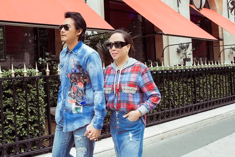 6 năm trước, Quách Ngọc Ngoan công khai hẹn hò doanh nhân Phượng Chanel. Cuộc tình này bị dị nghị vì Quách Ngọc Ngoan bị tố phụ bạc vợ cũ, quen Phượng Chanel vì tiền. Tuy nhiên, cả hai tỏ ra không quan tâm đến lời bàn tán của dư luận.