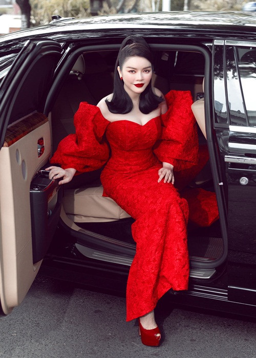 Nữ diễn viên từng có mối tình 9 năm với một người đàn ông kém cô 2 tuổi. Cả hai chia tay vào năm 2019. "Tôi yêu anh ấy nhưng không dám đánh đổi sự nghiệp để chọn gia đình", Lý Nhã Kỳ chia sẻ về lý do cuộc tình tan vỡ.