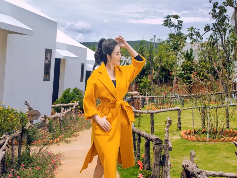 Nhờ tài kinh doanh, Lý Nhã Kỳ hiện tại là một trong những đại gia của showbiz Việt.