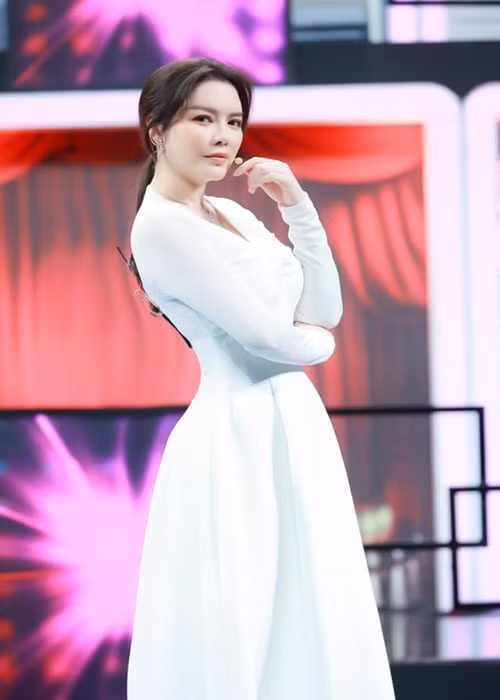 Từ năm 2019 đến nay, Lý Nhã Kỳ nhiều lần khẳng định vẫn đang chờ gặp được nửa kia lý tưởng của mình.