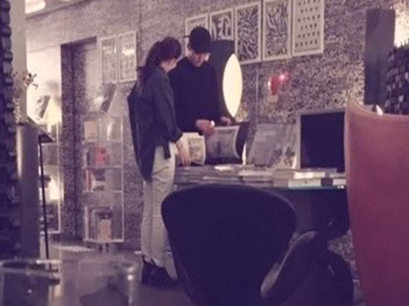 Trước thông tin làm đám cưới, Kim Woo Bin và Shin Min Ah hiện tại vẫn chưa lên tiếng.