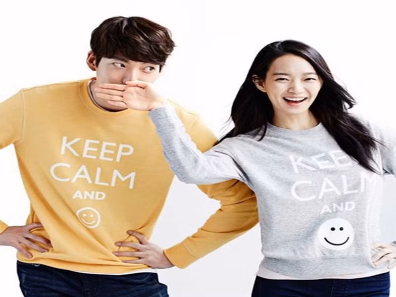 Trong một lần phỏng vấn, Shin Min Ah cho biết, cô muốn trở thành nguồn động viên cho Kim Woo Bin sớm chữa khỏi bệnh ung thư. Cô cũng mong rằng mọi người cũng sẽ cổ vũ và động viên Kim Woo Bin.