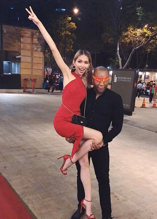 Chồng sắp cưới của Thùy Dương tên Keenan Nathan, người Mỹ, sinh năm 1980, hơn Thùy Dương 10 tuổi và là một doanh nhân. Thùy Dương không ít lần khoe được bạn trai ngoại quốc chiều chuộng. Cô cũng công khai bênh vực bạn trai khi anh bị chê không xứng đôi vừa lứa.