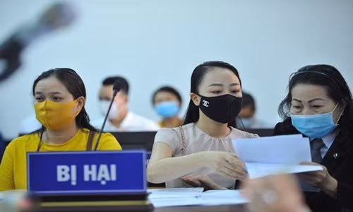 Xu phuc tham vu nu tiep vien hang khong bi Mercedes tong