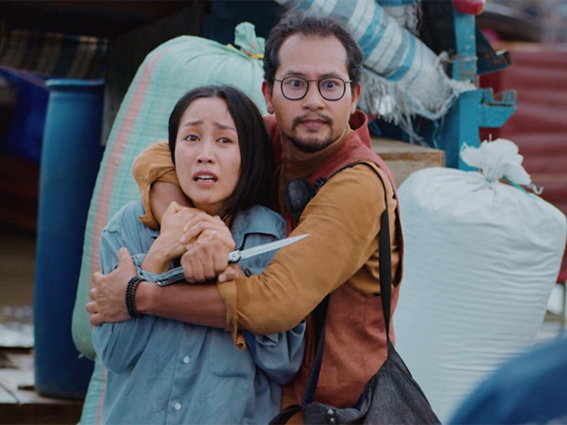 Huỳnh Đông khắc họa thành công hình tượng máu lạnh qua điệu cười, ánh mắt. Khả năng võ thuật của Huỳnh Đông cũng giúp vai phản diện gây ấn tượng. Một số ý kiến cho rằng nếu vai ông trùm được khai thác triệt để hơn, Huỳnh Đông sẽ càng tỏa sáng.