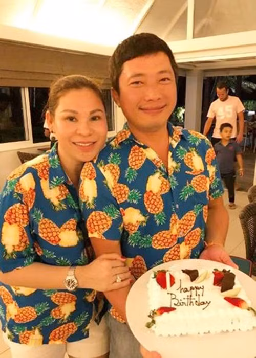 Sống chung, vợ chồng Kinh Quốc không thể tránh khỏi có những lúc mâu thuẫn. Nam diễn viên kể vợ anh đòi chia tay nhiều lần nhưng lúc đó anh đều nhường nhịn.