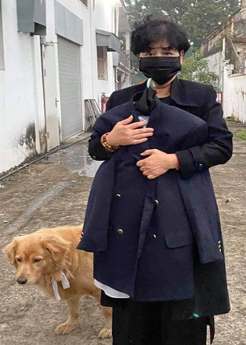 Sinh thời, ông xã của Minh Hằng hết lòng chiều chuộng vợ. Cả hai dù không có con chung nhưng sống rất hạnh phúc.