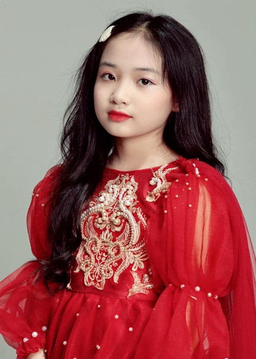 Ngoài diễn xuất, diễn viên nhí của phim “Hương vị tình thân” còn có tài năng ca hát. Năm 6 tuổi, Hà Anh tham gia cuộc thi Nhí tài năng 2016 và lọt vào Top 10 nhờ giọng hát trong trẻo.