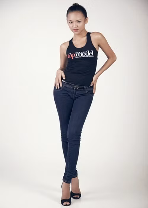 Năm 2013, Mai Ngô tiếp tục tìm kiếm cơ hội trong sự nghiệp khi tham gia cuộc thi Vietnam's Next Top Model. Tại sân chơi này, cô dừng chân ở tập 3 dù gây ấn tượng bởi khả năng nhảy múa cùng vẻ ngoài cá tính. Ảnh: Khám phá