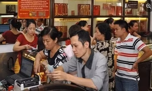 Gia vang hom nay 20/4: Tang vot, vang trong nuoc tai lap muc 56 trieu