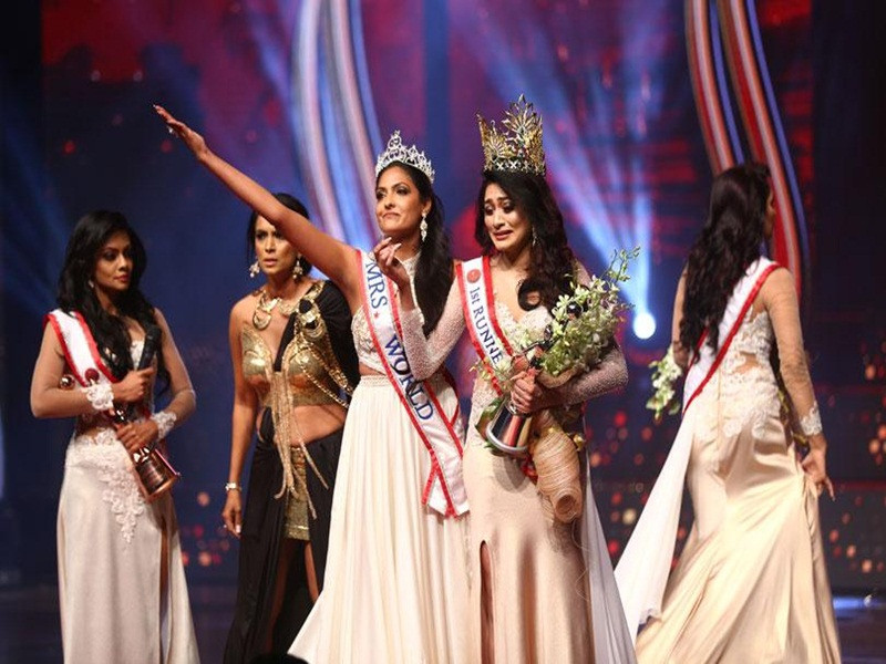 Ban tổ chức xác nhận vương miện sẽ được trao lại cho Pushpika De Silva bởi cô chưa ly hôn.