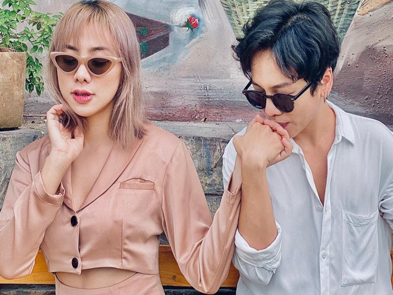 Kenji luôn tỏ ra chiều chuộng Miko Lan Trinh như một nàng công chúa từ việc vào bếp nấu ăn đến phụ buộc dây giày.