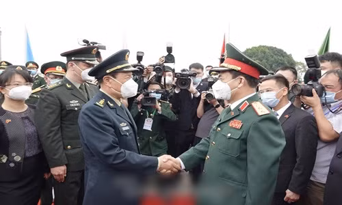 Thuong tuong Phan Van Giang va Thuong tuong Nguy Phuong Hoa hoi dam tai Trung Quoc