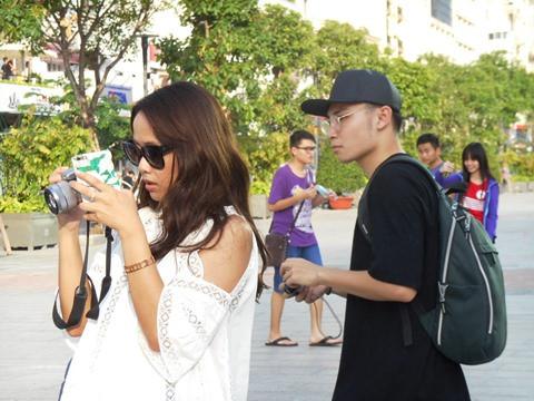 Cong an noi gi ve clip bat co gai choi Kiss Cam?