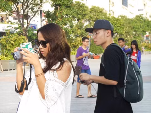 Cong an noi gi ve clip bat co gai choi Kiss Cam?