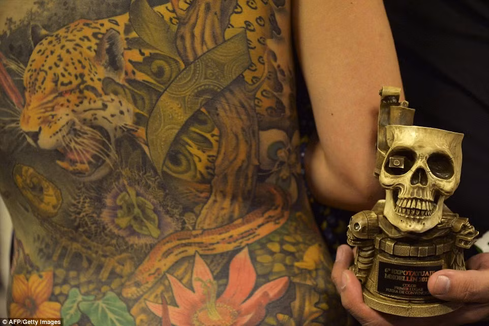 Hình xăm này dành giải phối màu tốt nhất.