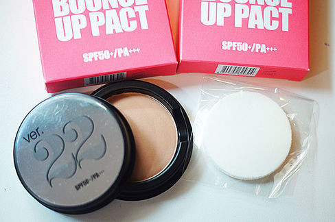 Vì có độ tiện dụng cao, kết cấu độc đáo nên phấn tươi cũng có giá không hề rẻ, khoảng hơn 1,6 triệu đồng một hộp. Tuy nhiên trên thị trường Việt Nam hiện nay, nhiều cửa hàng bán với giá khá rẻ, chỉ từ 350 đến 600 nghìn một hộp với lý do là mua được hàng giảm giá. Chị em nên cẩn thận kẻo mua phải hàng giả.