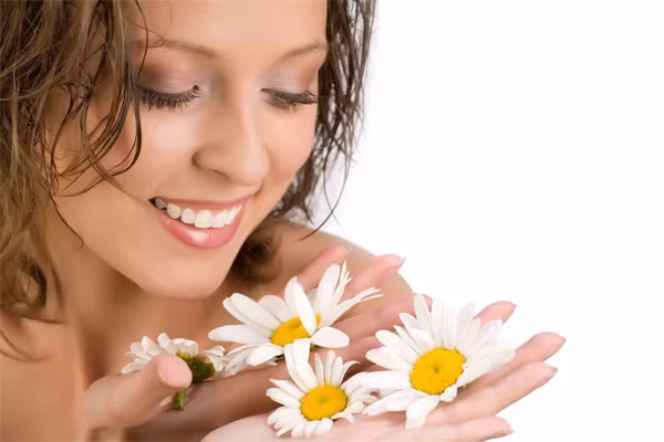 Những sản phẩm này có tính sát khuẩn cao, có chất kiếm, sẽ làm thay đổi pH âm đạo, gây mất cân bằng sinh lý âm đạo, vừa dễ bị viêm nhiễm, vừa ảnh hưởng trực tiếp tới quan hệ tình dục.