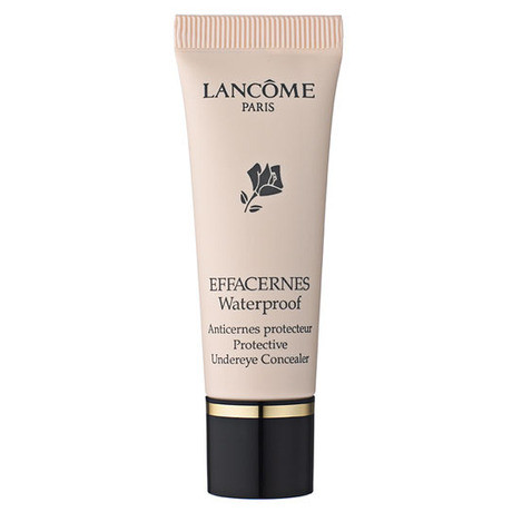 Lancome Effacernes Waterproof Protective Undereye Concealer - 30$ (660.000đ). Khách hàng yêu loại kem che khuyết điểm này nhờ khả năng chống nước cao của chúng. Bạn có thể tự tin khi thoa sản phẩm này lên mặt trong bất cứ thời tiết nào, bởi dù là mưa gió hay mồ hôi chảy ra từ thời tiết nóng ẩm, bạn cũng không phải nghĩ đến việc kem sẽ bị chảy lem nhem ra mặt. Tất nhiên, ngoài ra chúng còn có khả năng che phủ hoàn hảo khuyết điểm trên da bạn.