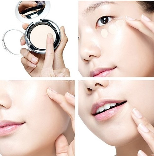 Theo giới thiệu của nhà sản xuất, Ver.22 Bounce Up Pact XS có độ che phủ gần như tuyệt đối, có thể làm đầy các lỗ chân lông to về tới cỡ nhỏ nhất. Tuy nhiên, thực tế cho thấy, "siêu phẩm" này không che phủ tốt như mong đợi, thậm chí một số người trải nghiệm phấn này còn tiết lộ màu phấn lên mặt không được tự nhiên.