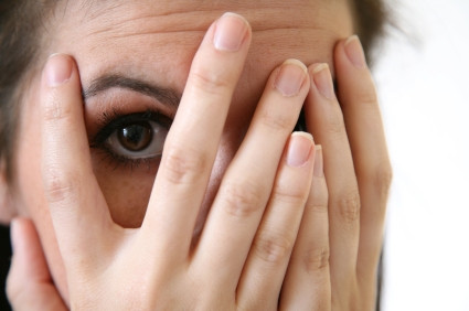 Sau khi tiêm, cơ thể có thể có cảm giác đau nhẹ hay đau dữ dội ở chỗ tiêm. Qua nhiều lần tiêm, vùng da xung quanh sẽ bị sưng hay bầm nhưng sẽ dần biến mất và có thể điều trị thông qua các liệu pháp phụ sau đó.