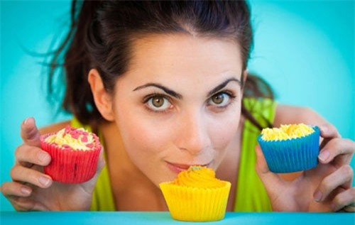 Viêm âm đạo do ăn quá nhiều đồ ngọt. Kết quả cuộc điều tra của Tổ chức y tế thế giới (WHO) phát hiện, tiêu thụ quá nhiều đường sẽ rút ngắn tuổi thọ của con người một cách đáng kể. Không những thế, phụ nữ nếu tiêu thụ quá nhiều đường cũng dễ mắc nhiều loại bệnh, trong đó phổ biến nhất là viêm âm đạo.