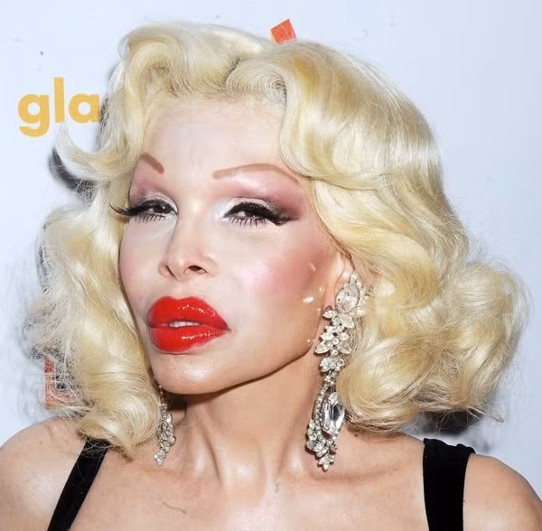 Người mẫu chuyển giới từng tuyên bố cô sở hữu "thân hình đắt giá nhất hành tinh".